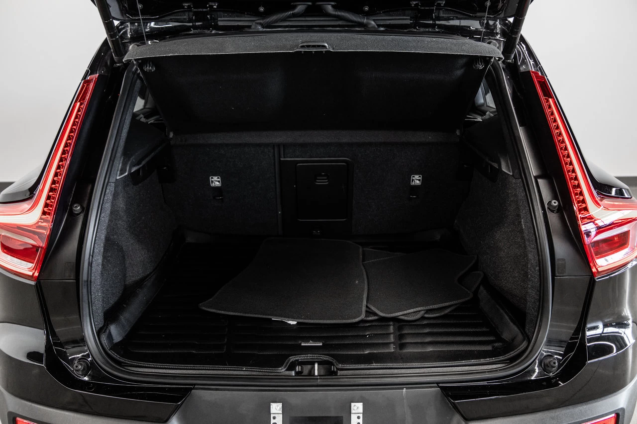 2023 Volvo XC40 Core Awd Image principale