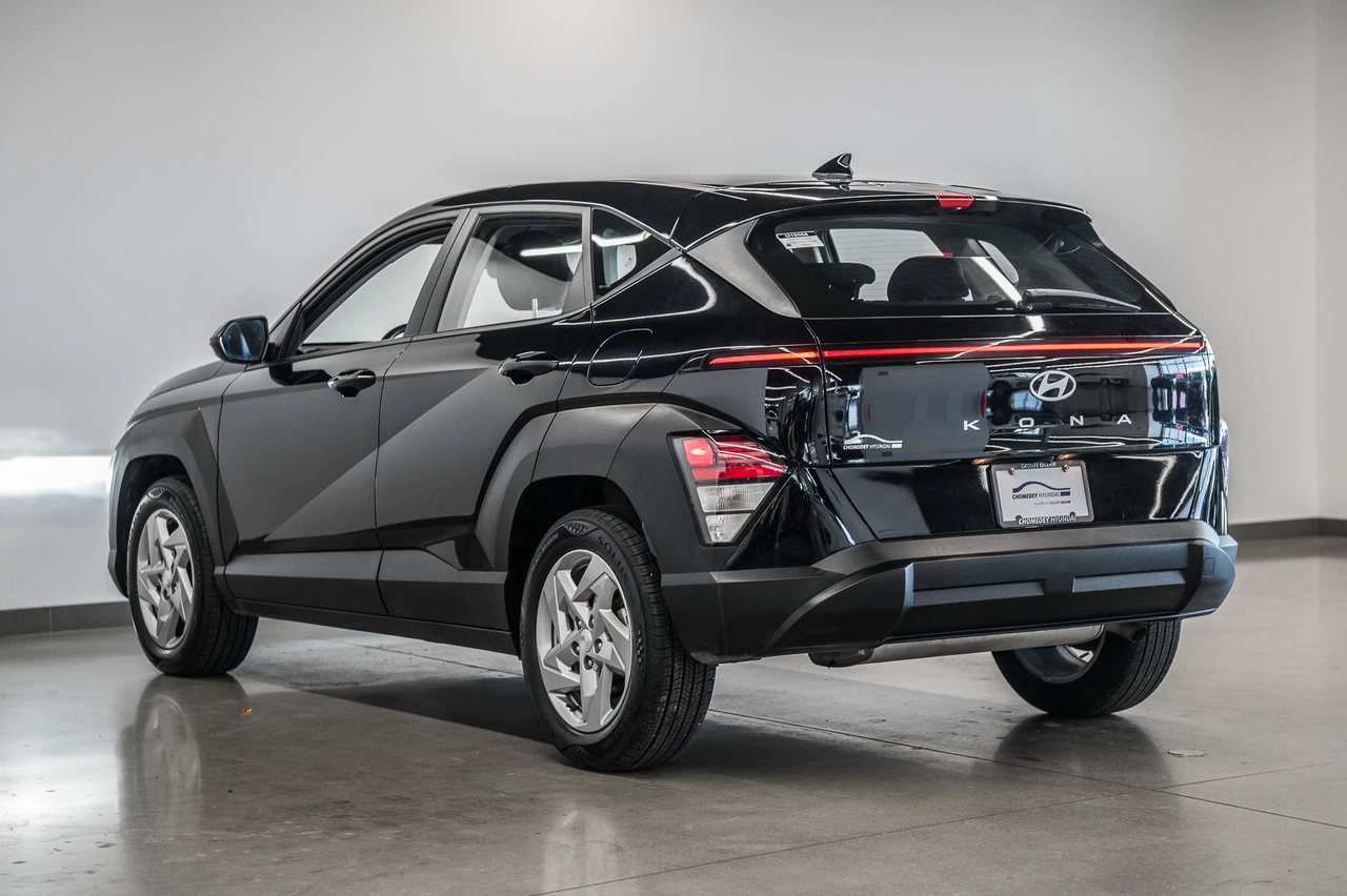 2024 Hyundai Kona Essential Main Image
