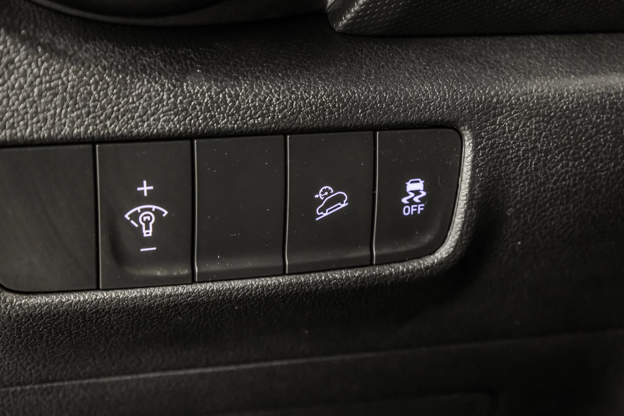 2022 Hyundai Kona Essential Awd Main Image