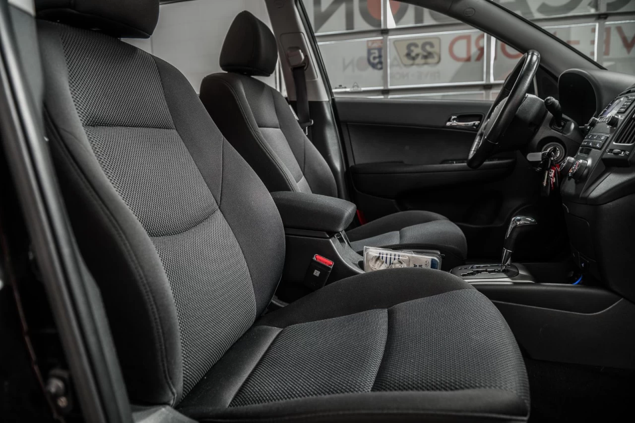 2010 Hyundai Elantra Touring Automatique AUBAINE!!! Main Image