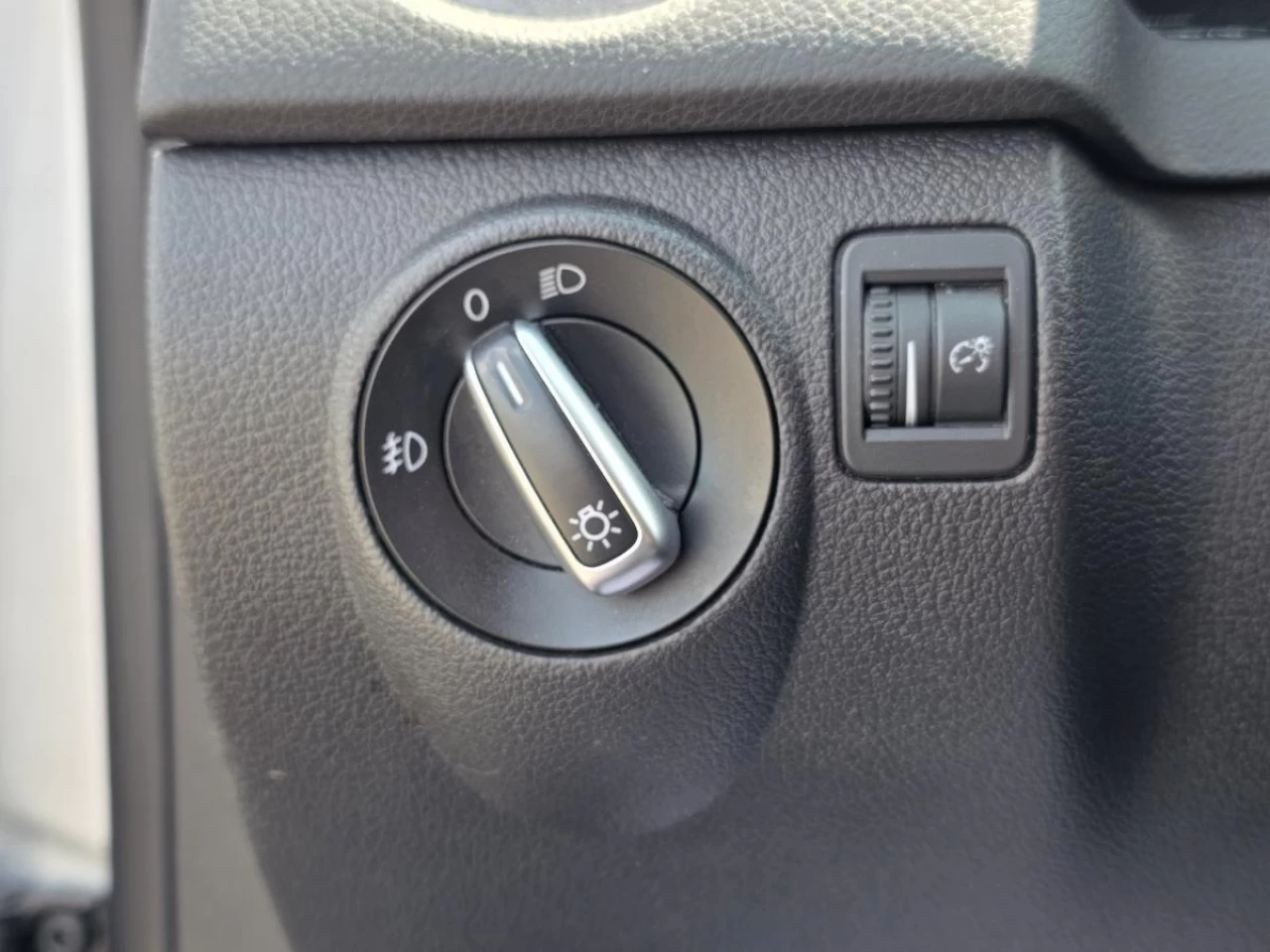 2013 Volkswagen Tiguan 4dr Auto Trendline 4Motion Image principale