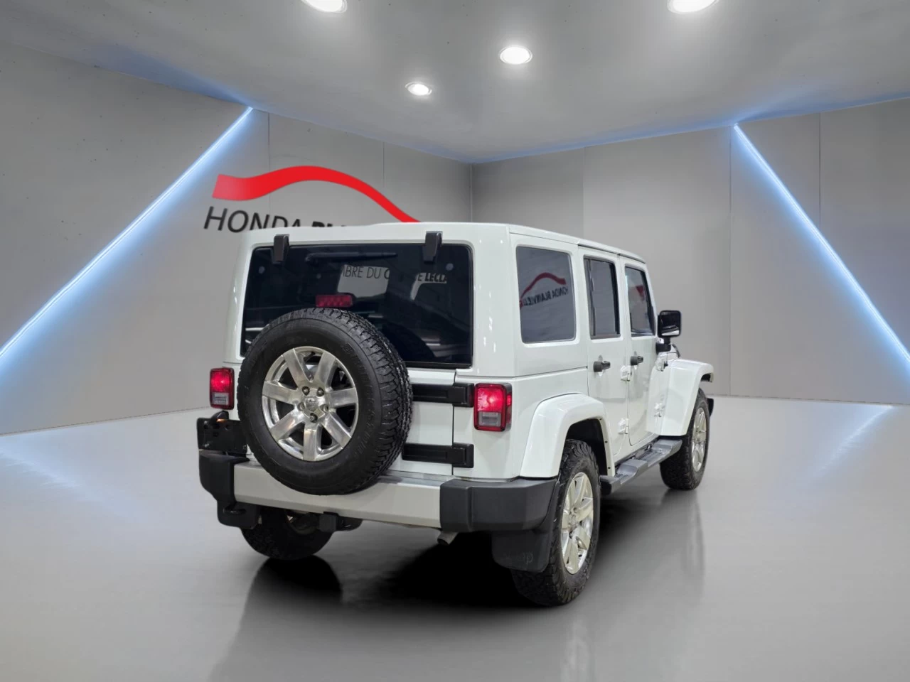 2015 Jeep Wrangler 4WD 4dr Sahara Image principale
