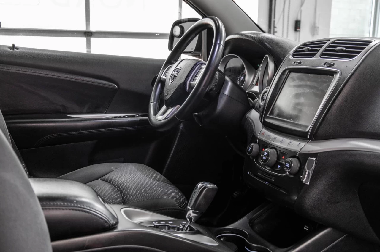 2015 Dodge Journey SXT V6 2x4 7 places Garantie 1 AN Image principale