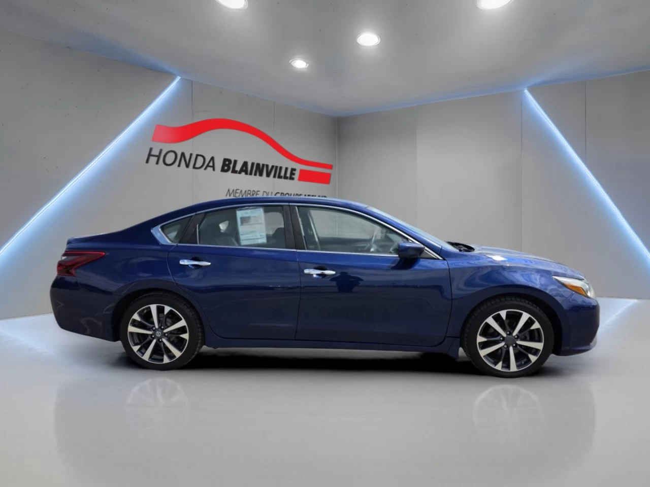 2017 Nissan Altima 4dr Sdn I4 CVT 2.5 SR Image principale