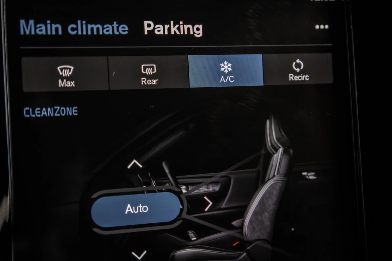 2023 Volvo XC40 Core Awd Image principale