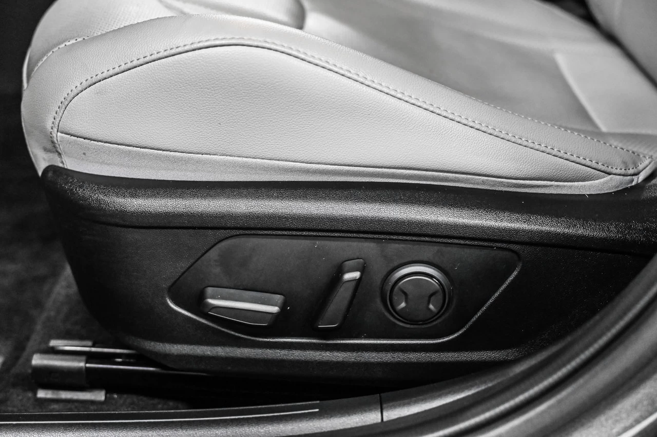 2021 Hyundai Elantra Ultimate Tech Main Image