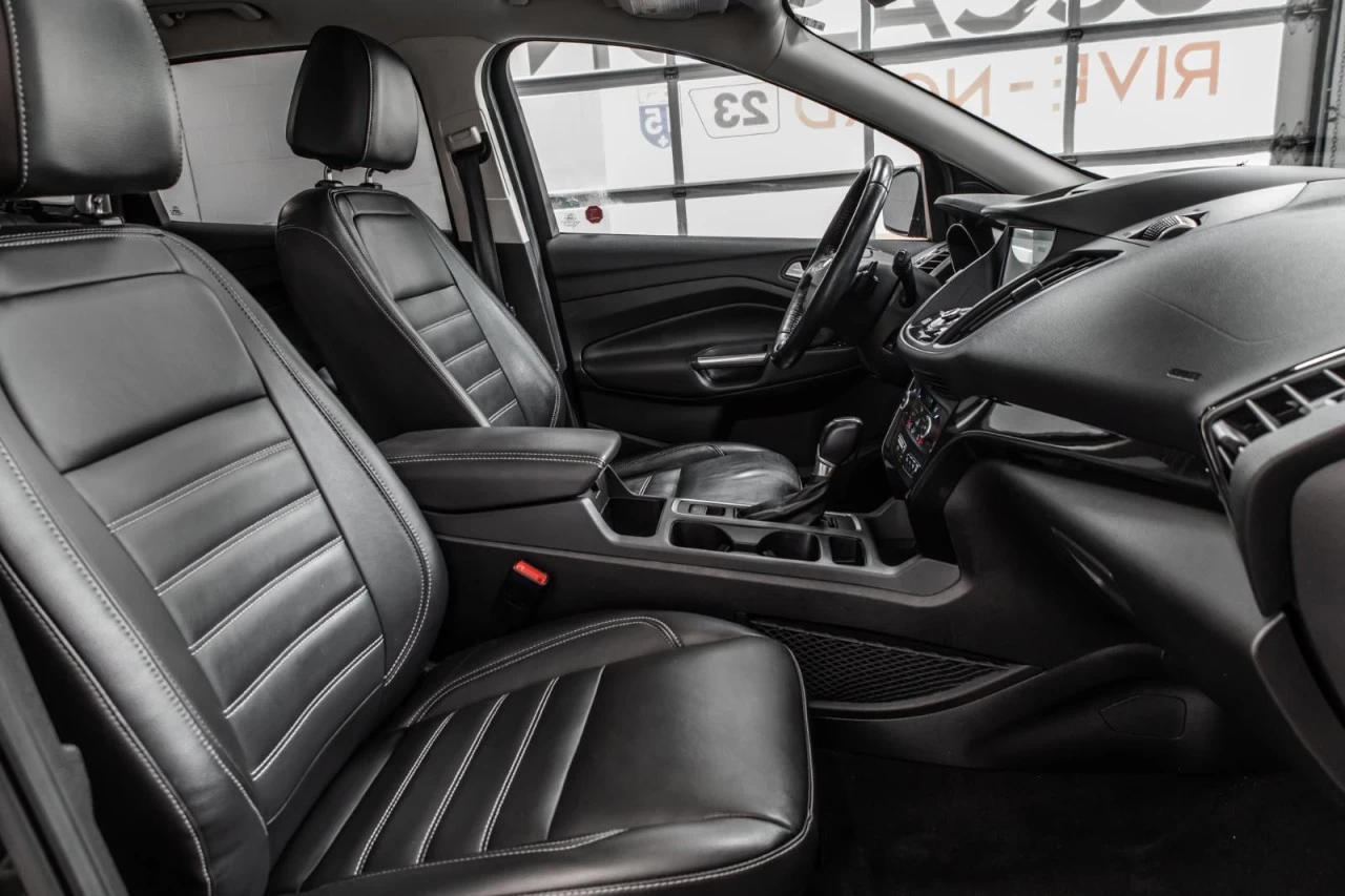 2017 Ford Escape Titanium 4WD+NAVI+TOIT.PANO+CUIR+SIEGES.CHAUFFANTS Image principale
