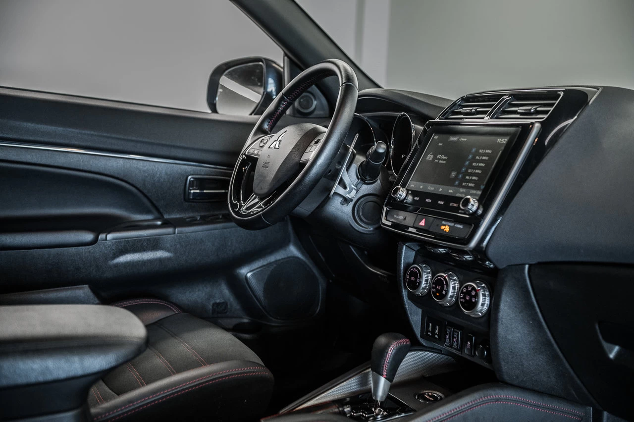 2022 Mitsubishi RVR Le Awc Image principale