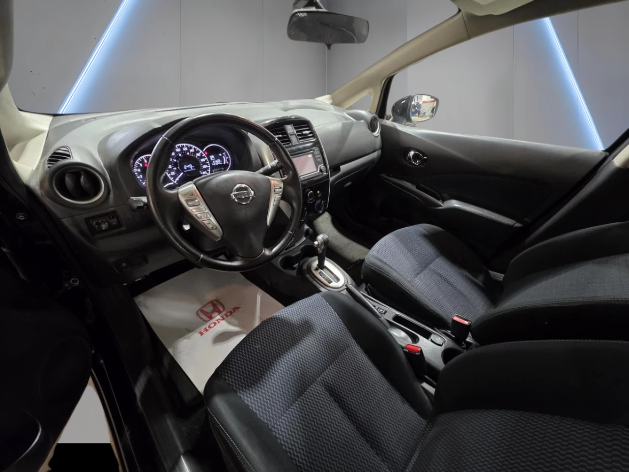 2018 Nissan Versa Note S Manual Image principale