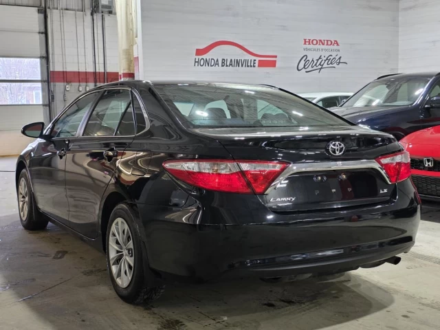 Toyota Camry 4dr Sdn I4 Auto SE 2017