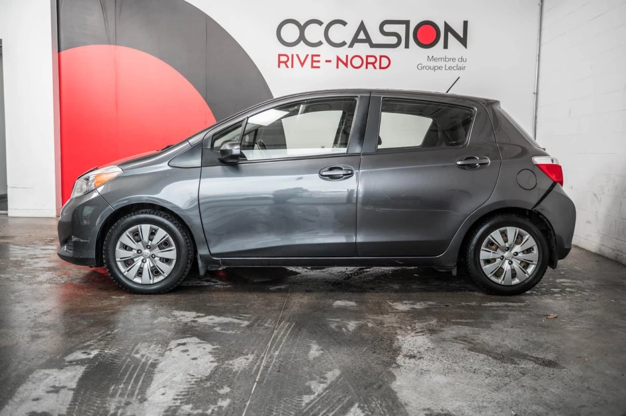 2012 Toyota Yaris Manuelle Hatchback AUBAINE! Image principale