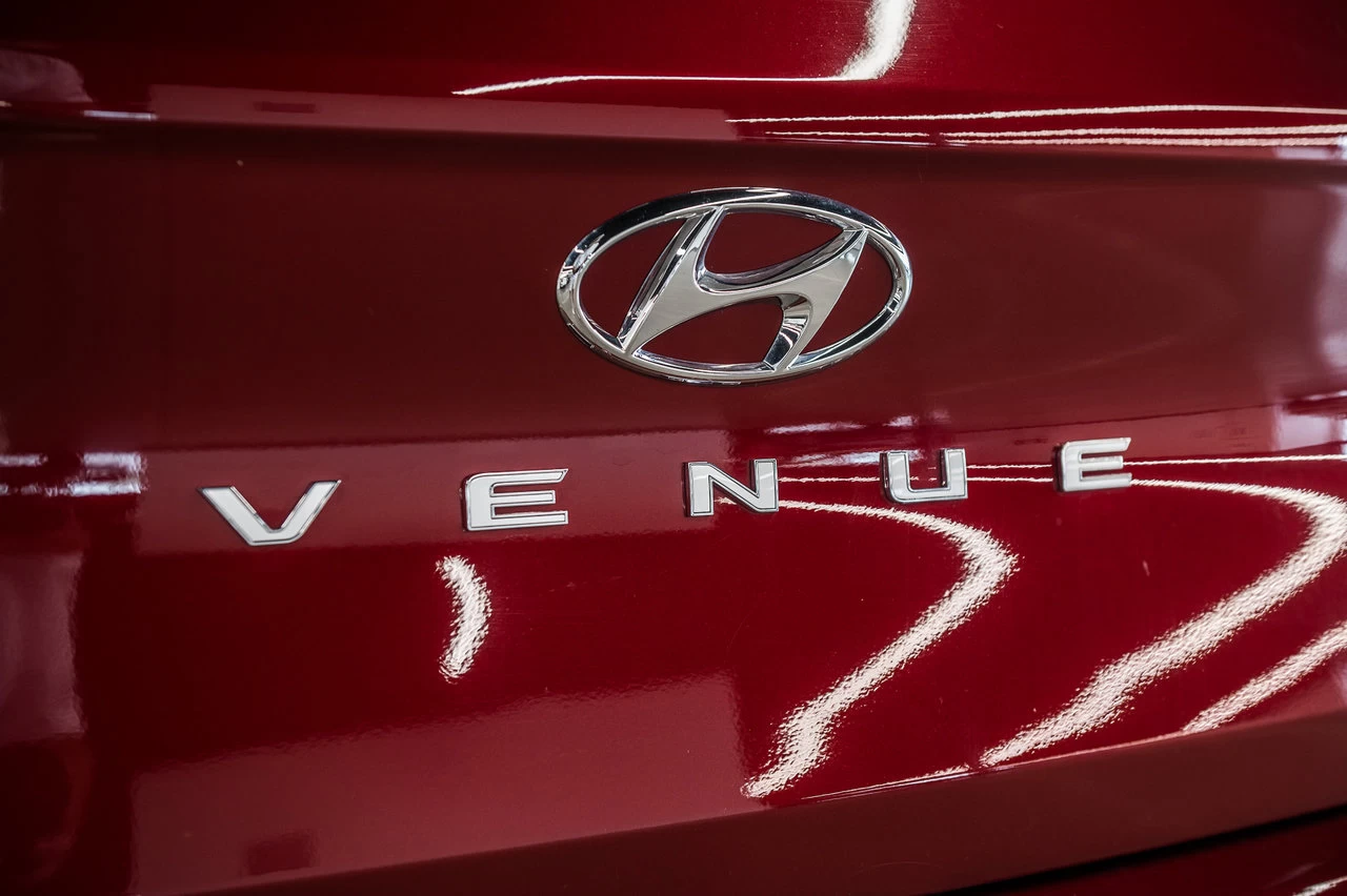2023 Hyundai Venue Preferred Main Image