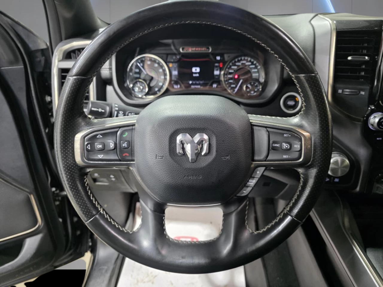 2022 RAM 1500 Rebel 4x4 Crew Cab 5'7" Box Image principale