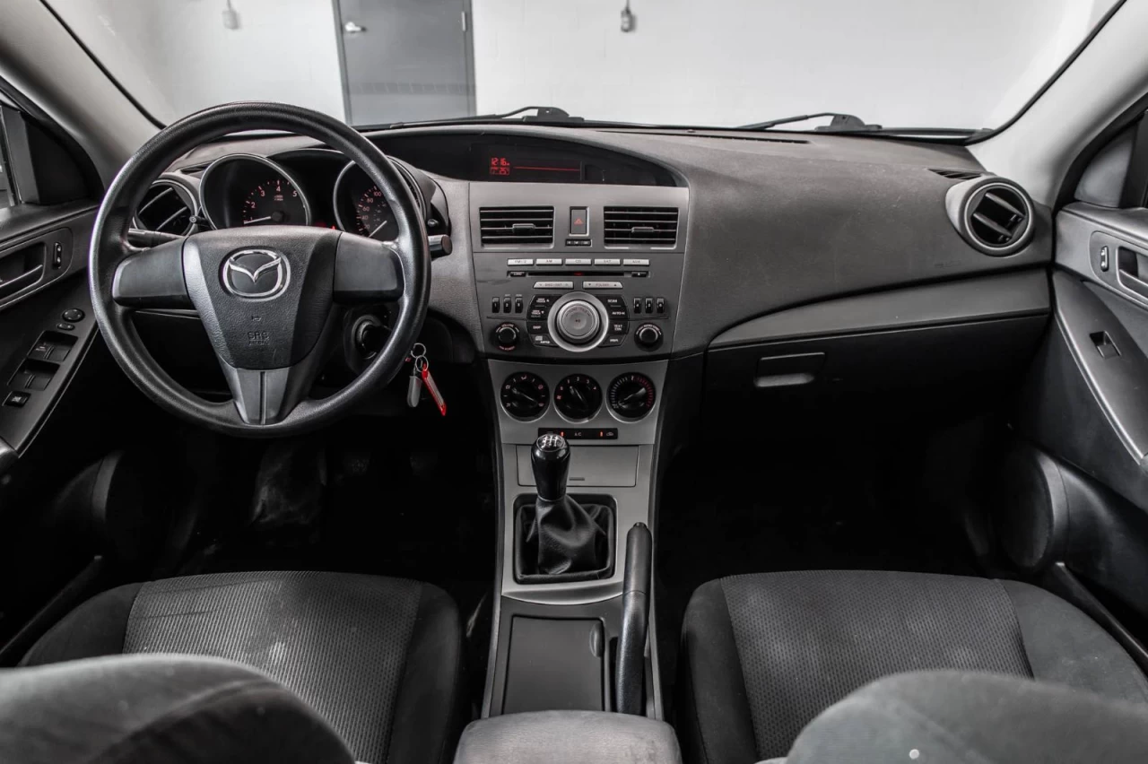 2010 Mazda Mazda3 Manuelle AUBAINE!!! Image principale