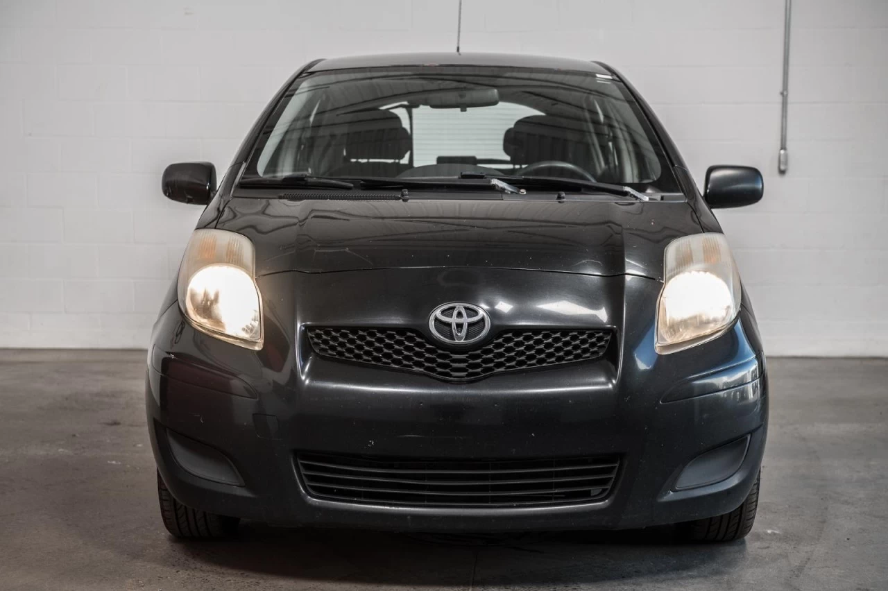 2009 Toyota Yaris Manuelle de base AUBAINE!!! Main Image