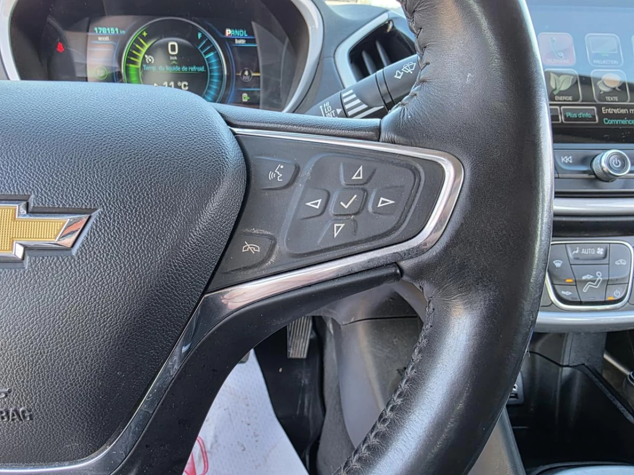 2017 Chevrolet Volt Hatchback LT Main Image