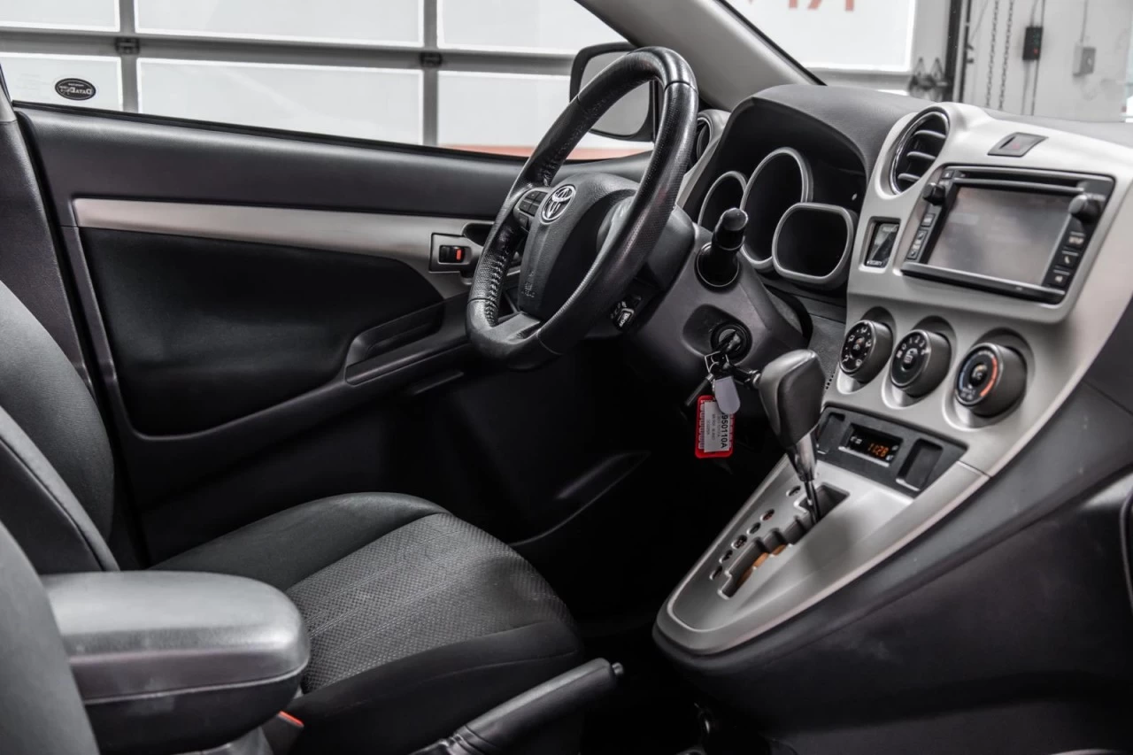 2013 Toyota Matrix Automatique AWD Garantie 1 AN Image principale