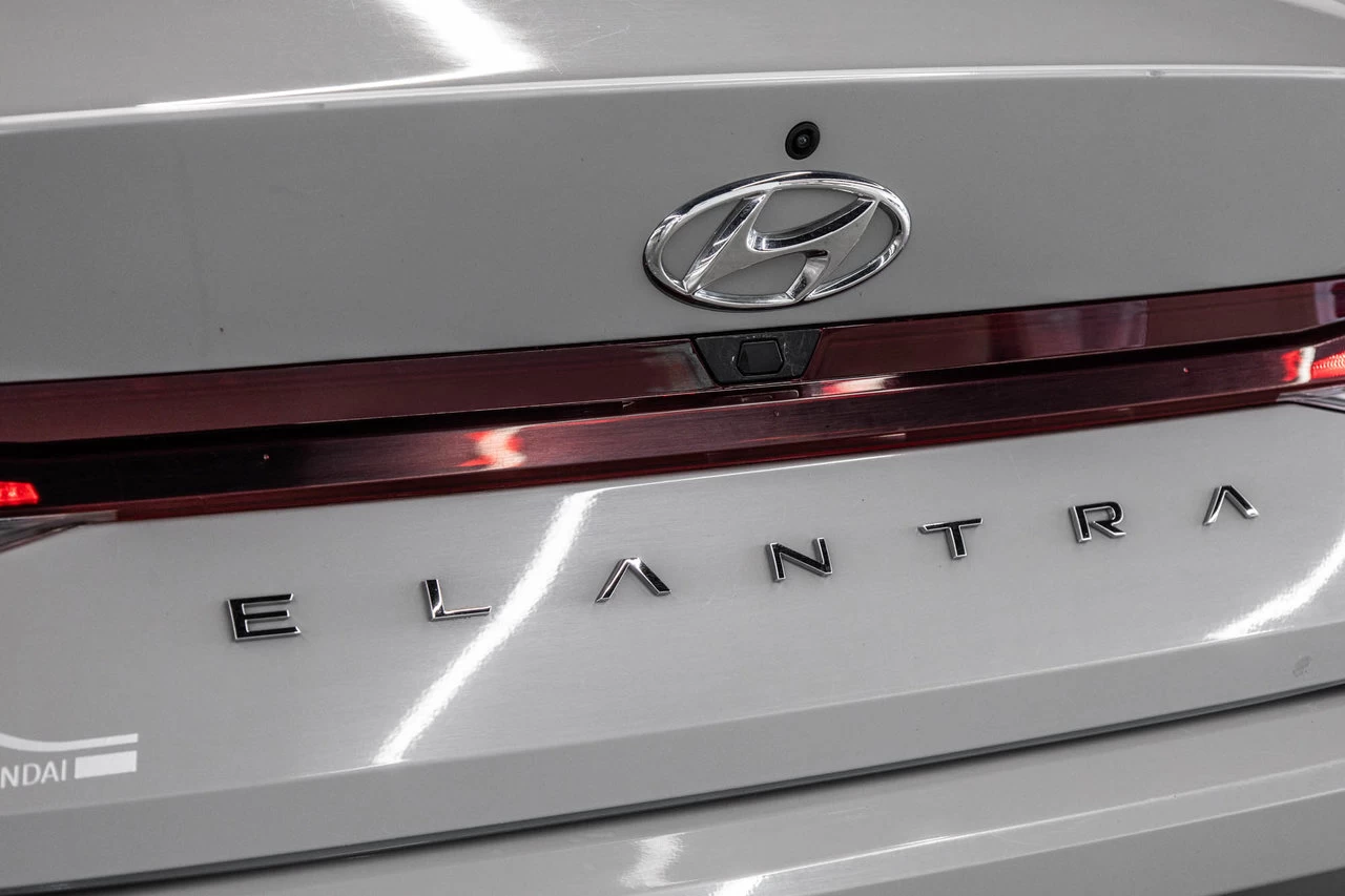 2021 Hyundai Elantra Preferred Image principale