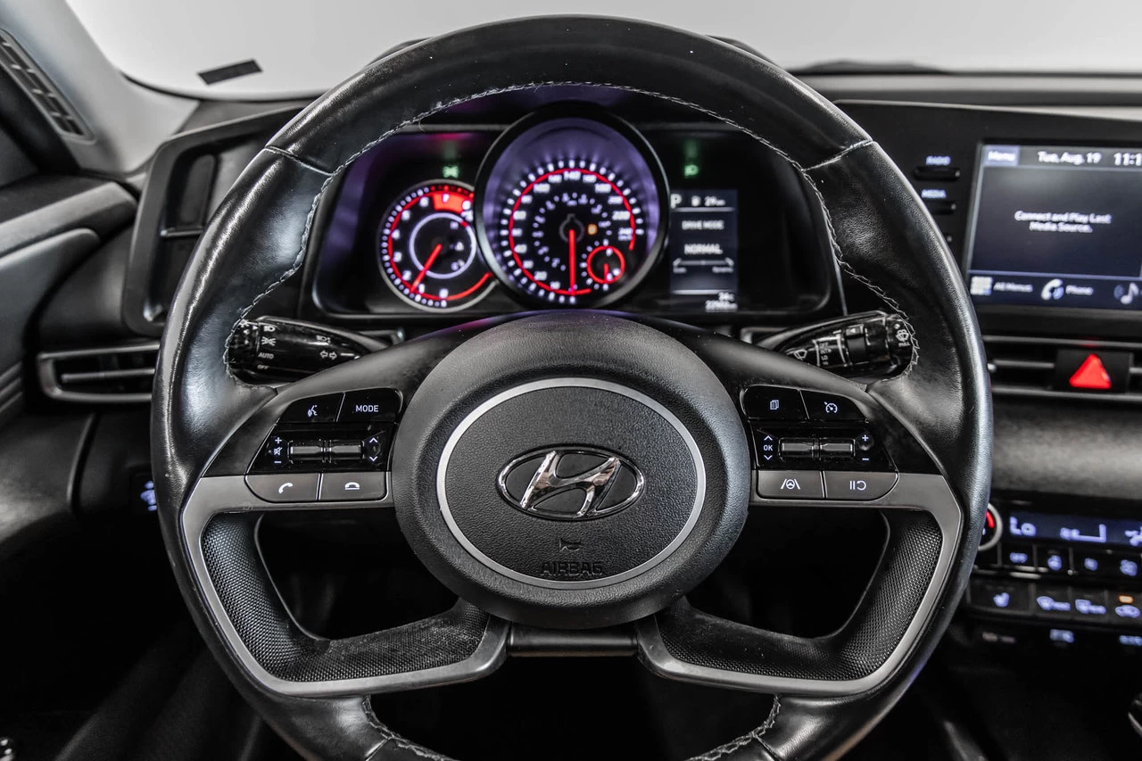 2021 Hyundai Elantra Preferred Main Image