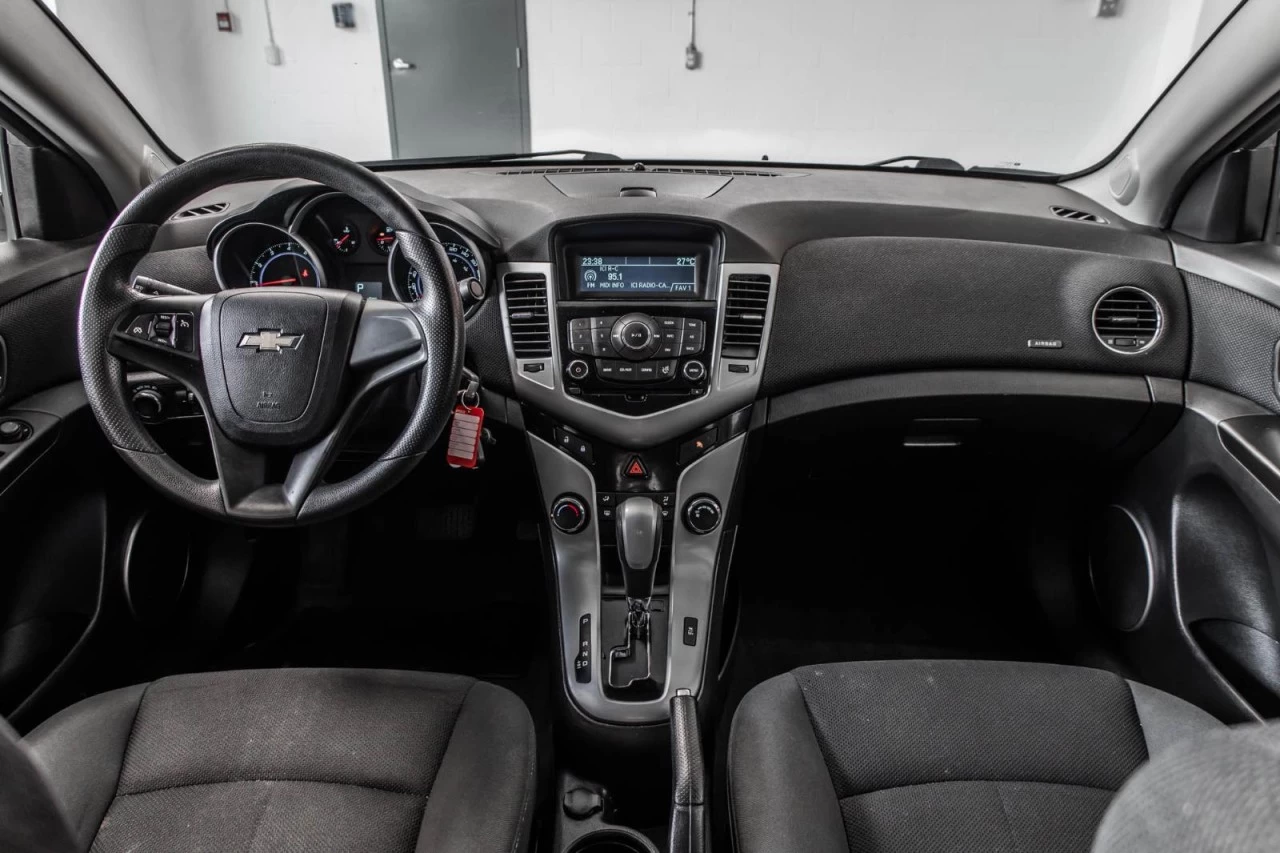 2011 Chevrolet Cruze Automatique BAS KM Image principale