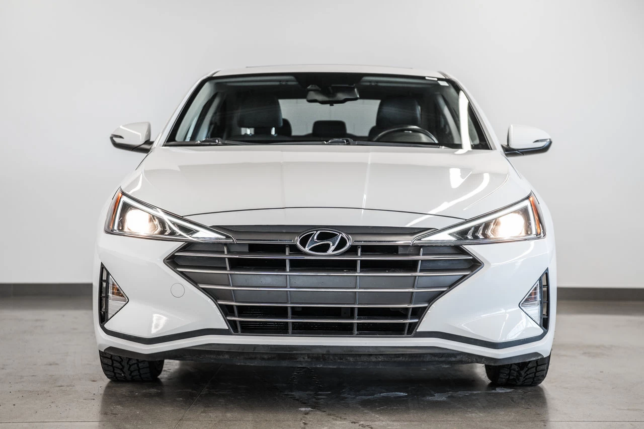 2020 Hyundai Elantra Luxury Main Image