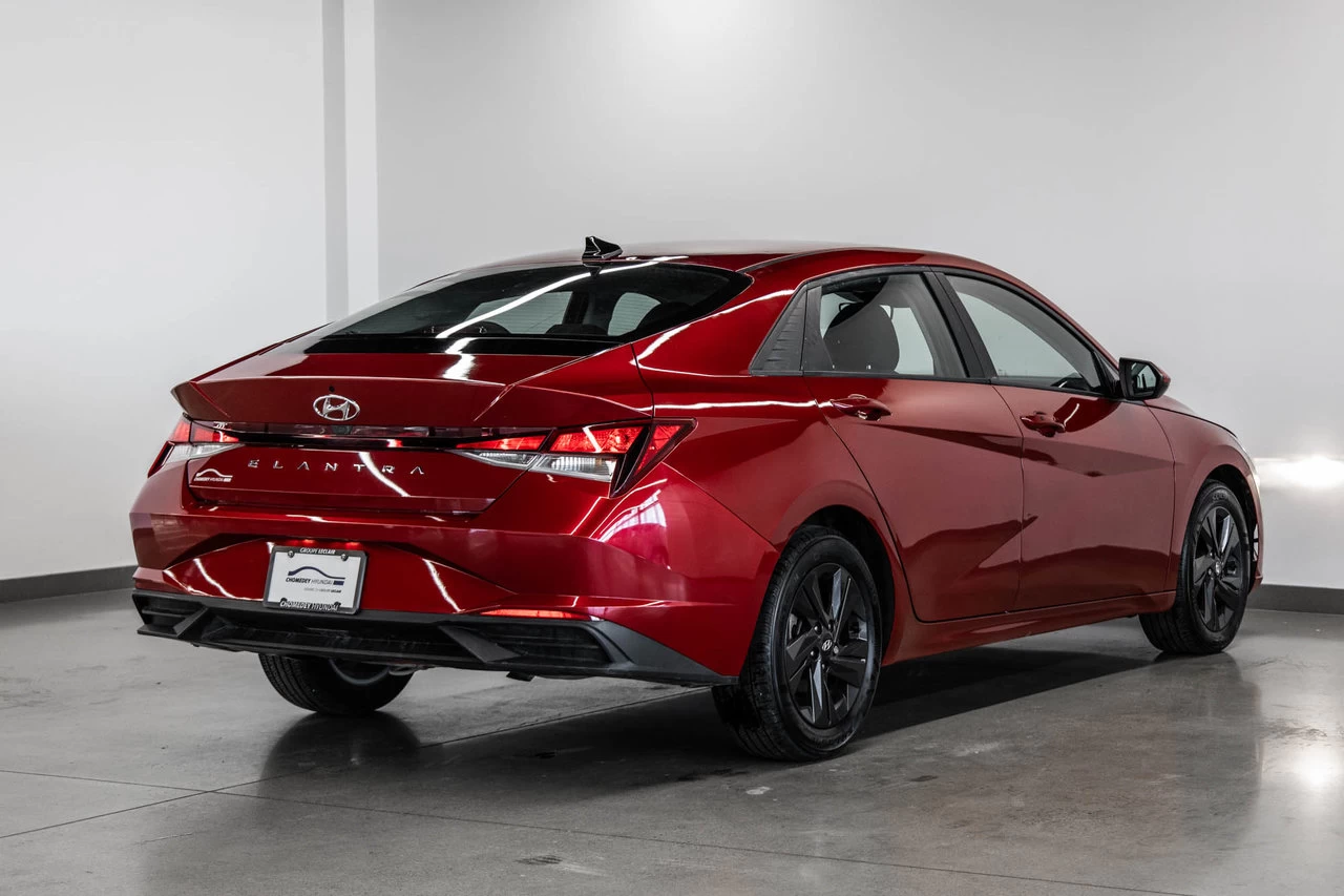 2021 Hyundai Elantra Preferred Main Image