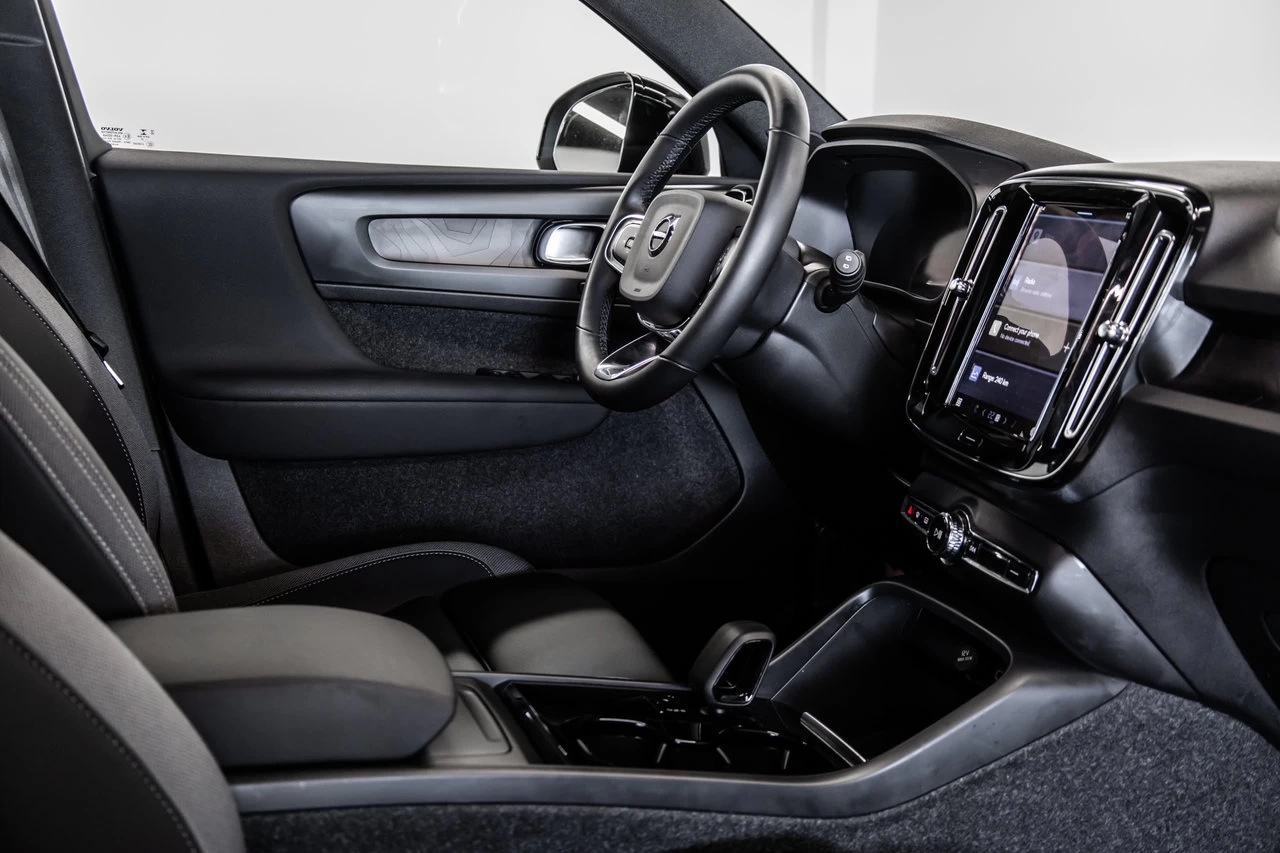 2023 Volvo XC40 Core Awd Image principale