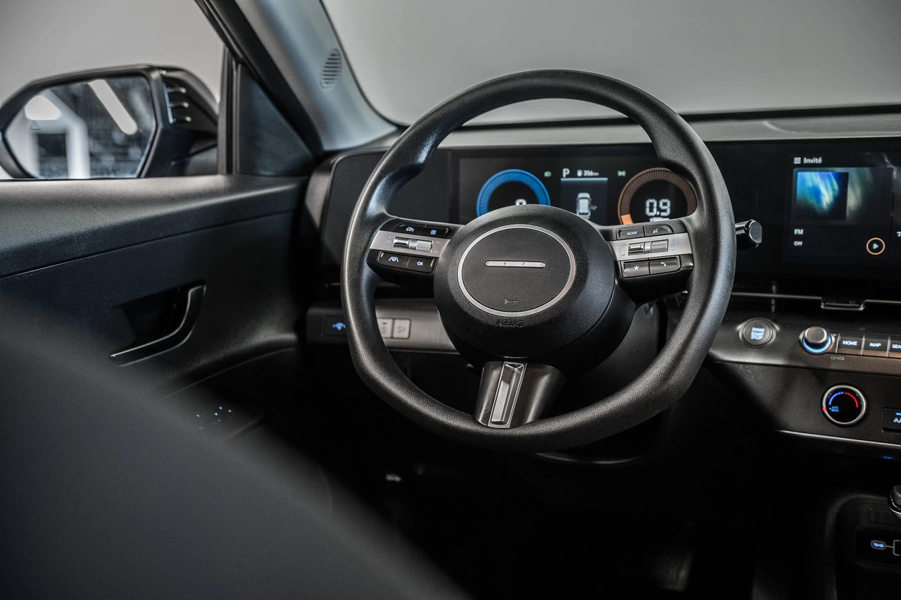 2024 Hyundai Kona Essential Main Image