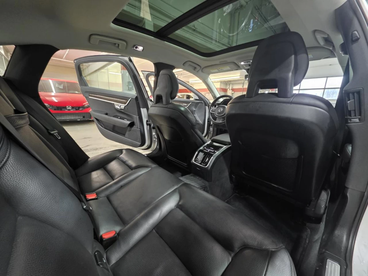 2018 Volvo S90 T6 AWD Momentum Image principale