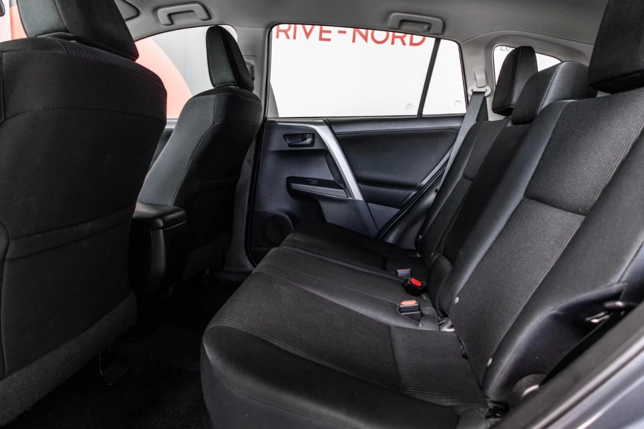 2017 Toyota RAV4 LE MAGS+SIEGES.CHAUFF+BLUETOOTH+CAM.RECUL Main Image