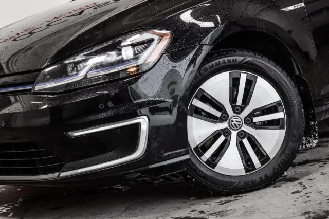 Volkswagen e-Golf Comfortline SIEGES.CHAUFF+CARPLAY+BLUETOOTH 2018