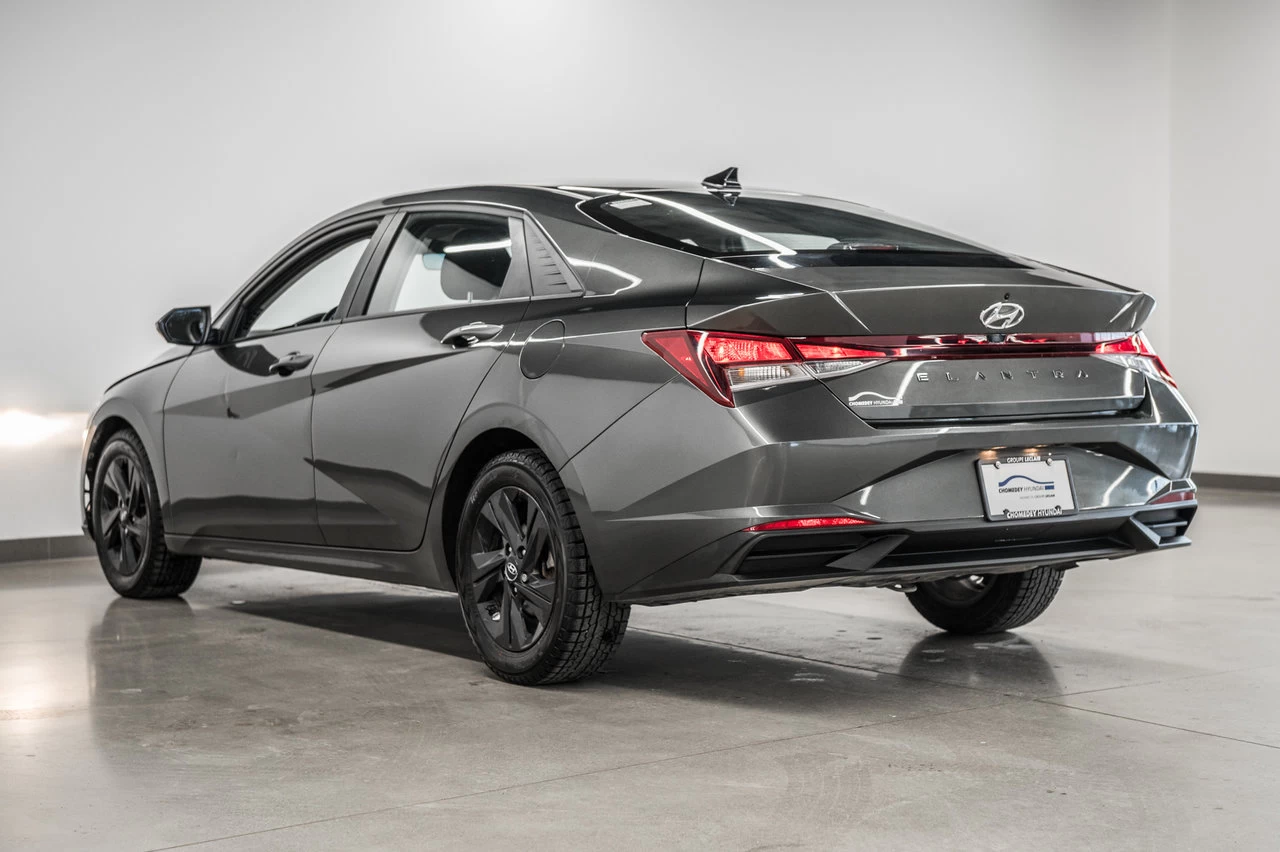 2023 Hyundai Elantra Preferred Tech Image principale