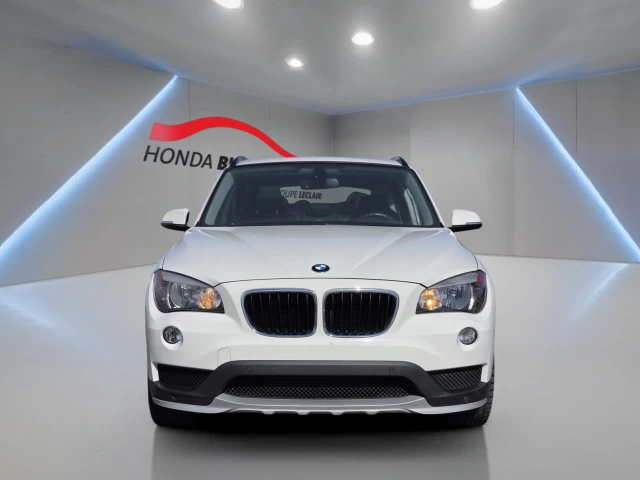 BMW X1 AWD 4dr SAV 8 tires 2015