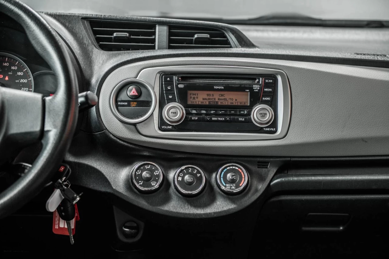 2012 Toyota Yaris Manuelle Hatchback AUBAINE! Image principale