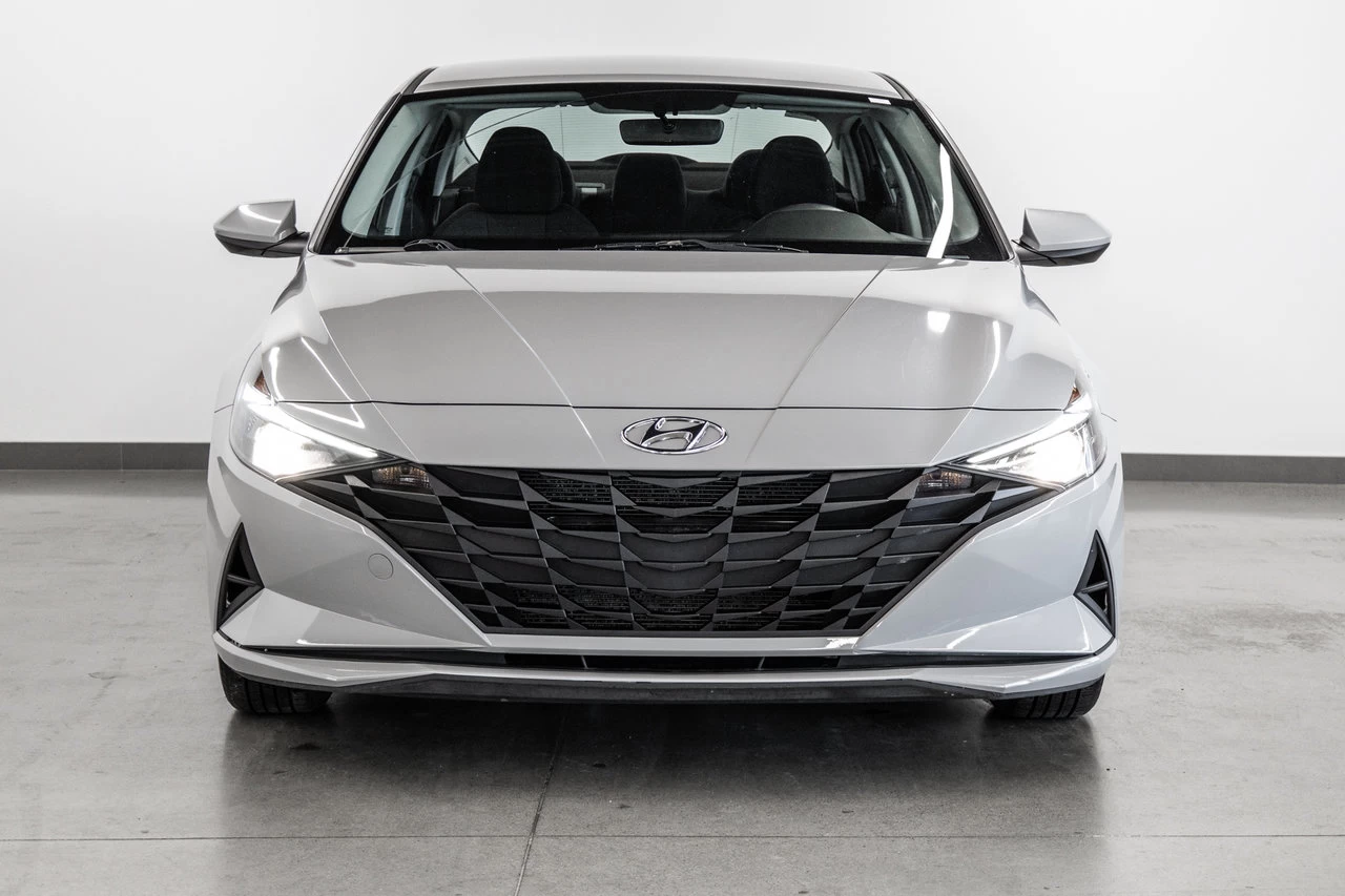 2022 Hyundai Elantra Essential Image principale