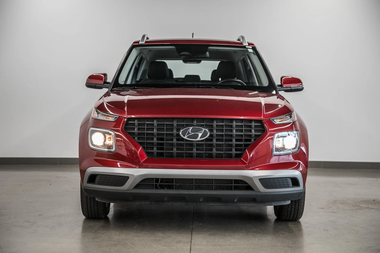 2023 Hyundai Venue Preferred Main Image