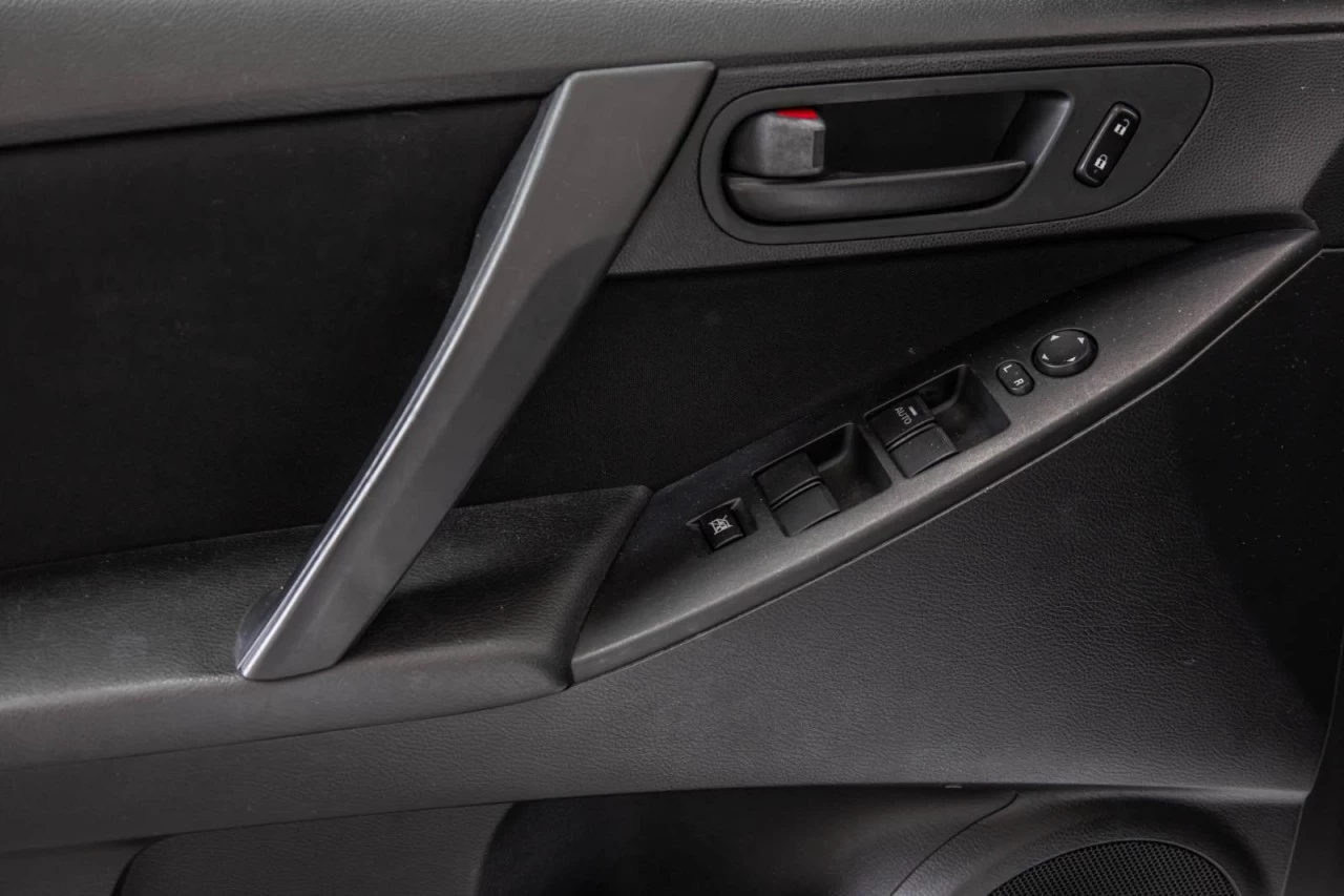 2010 Mazda Mazda3 Manuelle AUBAINE!!! Image principale