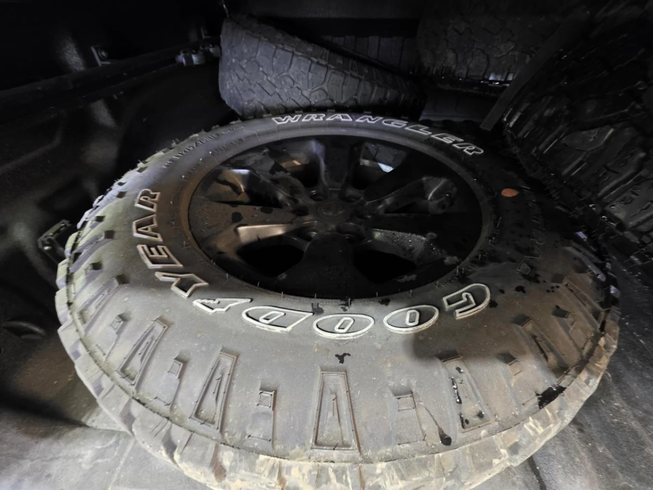 2022 RAM 1500 Rebel 4x4 Crew Cab 5'7" Box Image principale