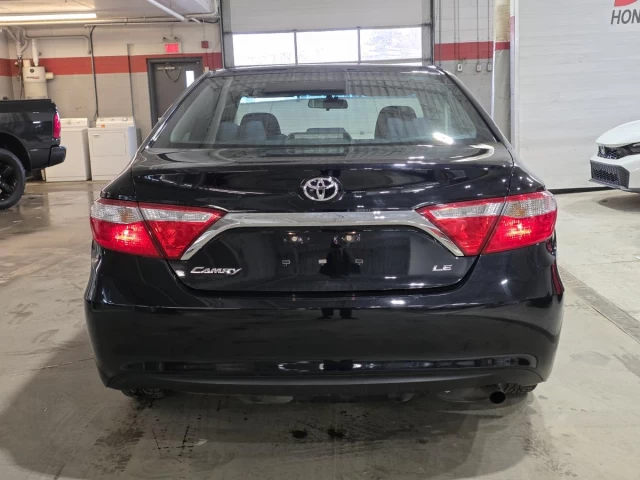 Toyota Camry 4dr Sdn I4 Auto SE 2017