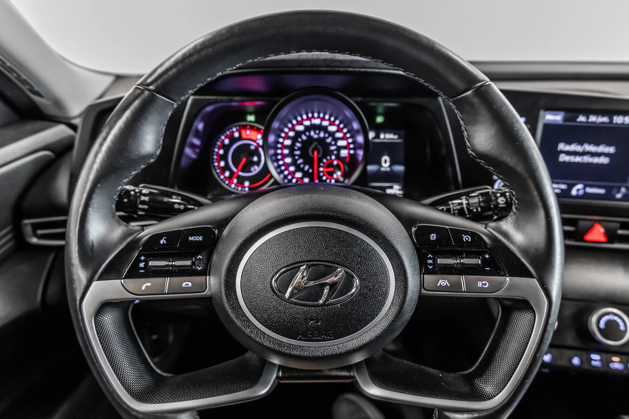 2023 Hyundai Elantra Preferred Main Image
