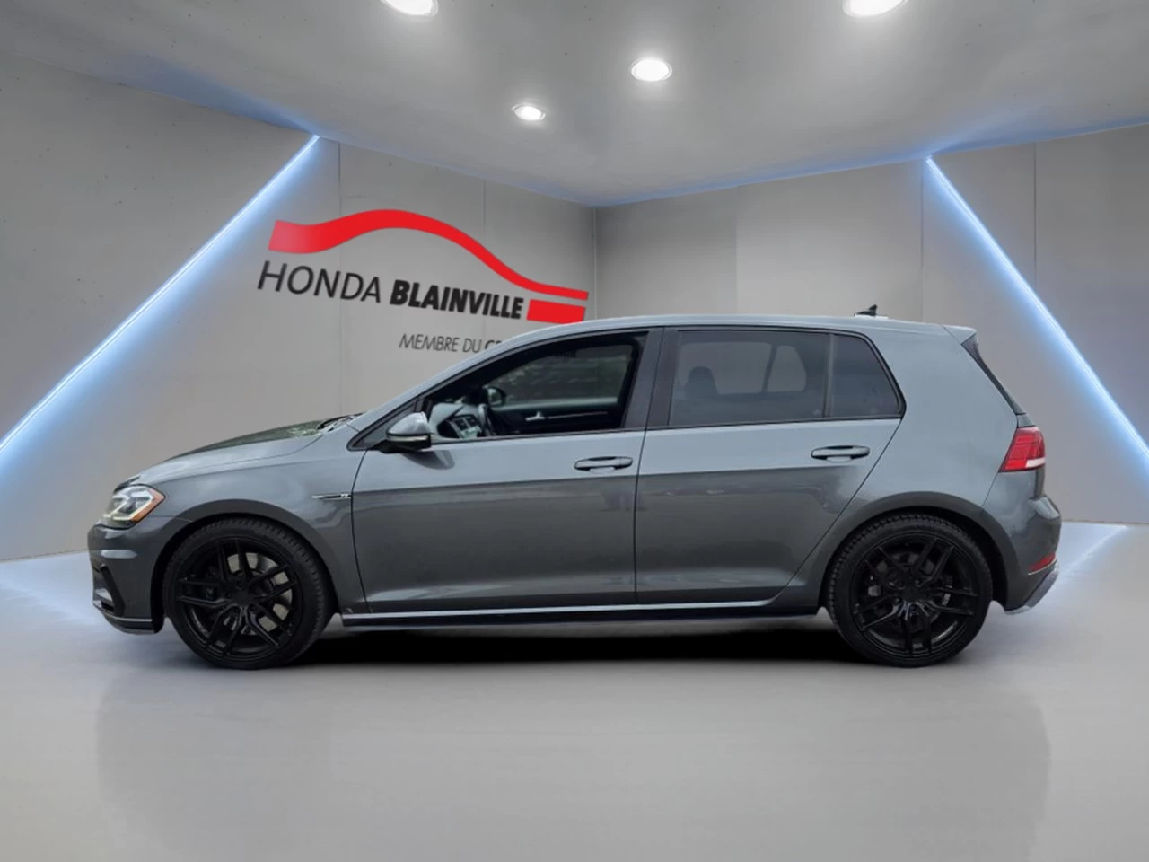 2018 Volkswagen Golf R 5-door DSG Main Image