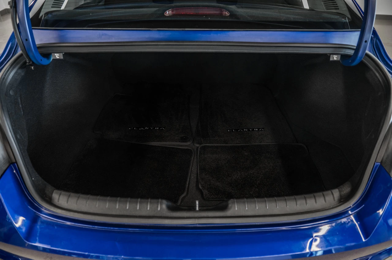 2022 Hyundai Elantra Preferred Image principale