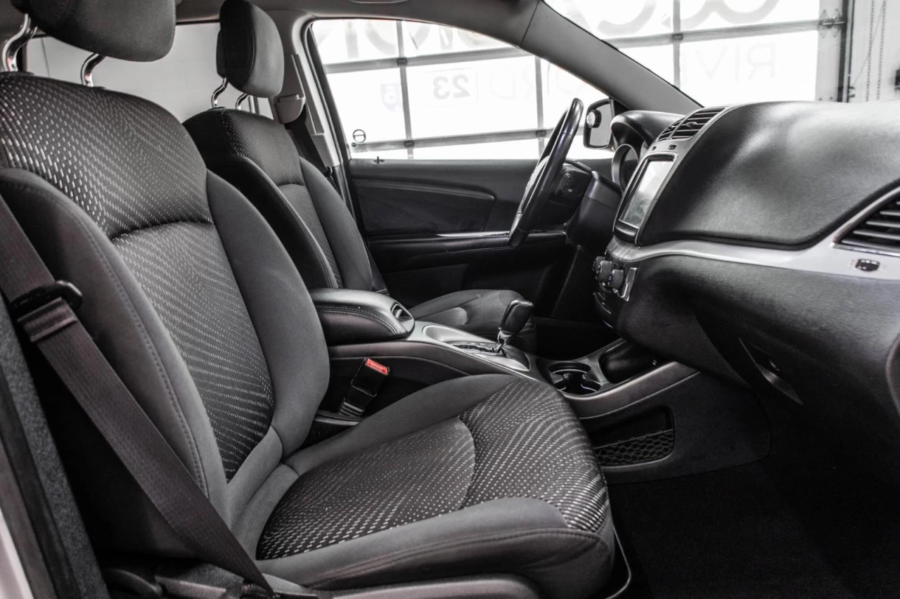 2015 Dodge Journey SXT V6 2x4 7 places Garantie 1 AN Image principale