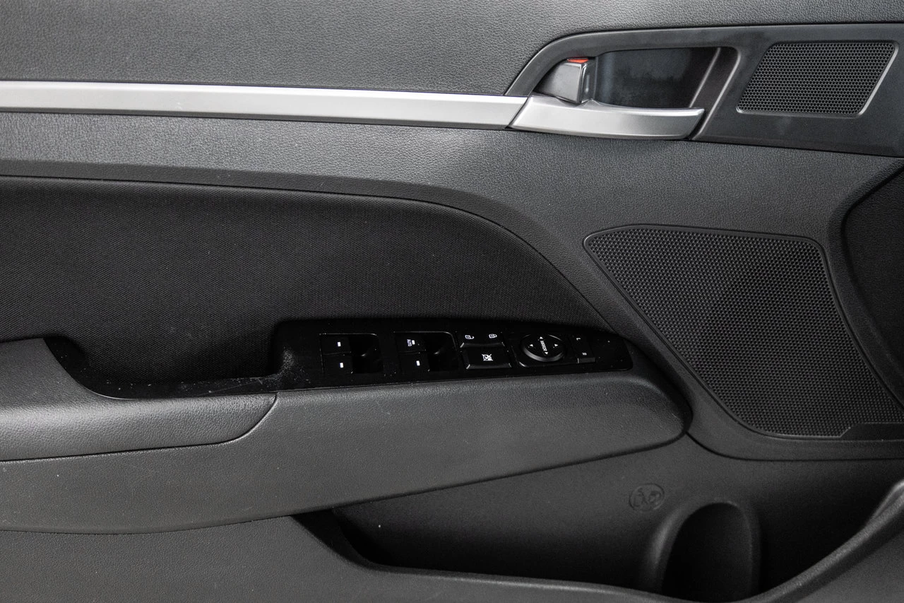 2020 Hyundai Elantra Preferred Main Image