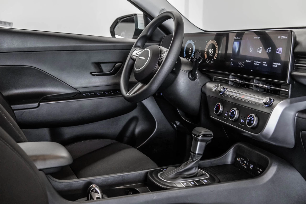 2024 Hyundai Kona Essential Main Image