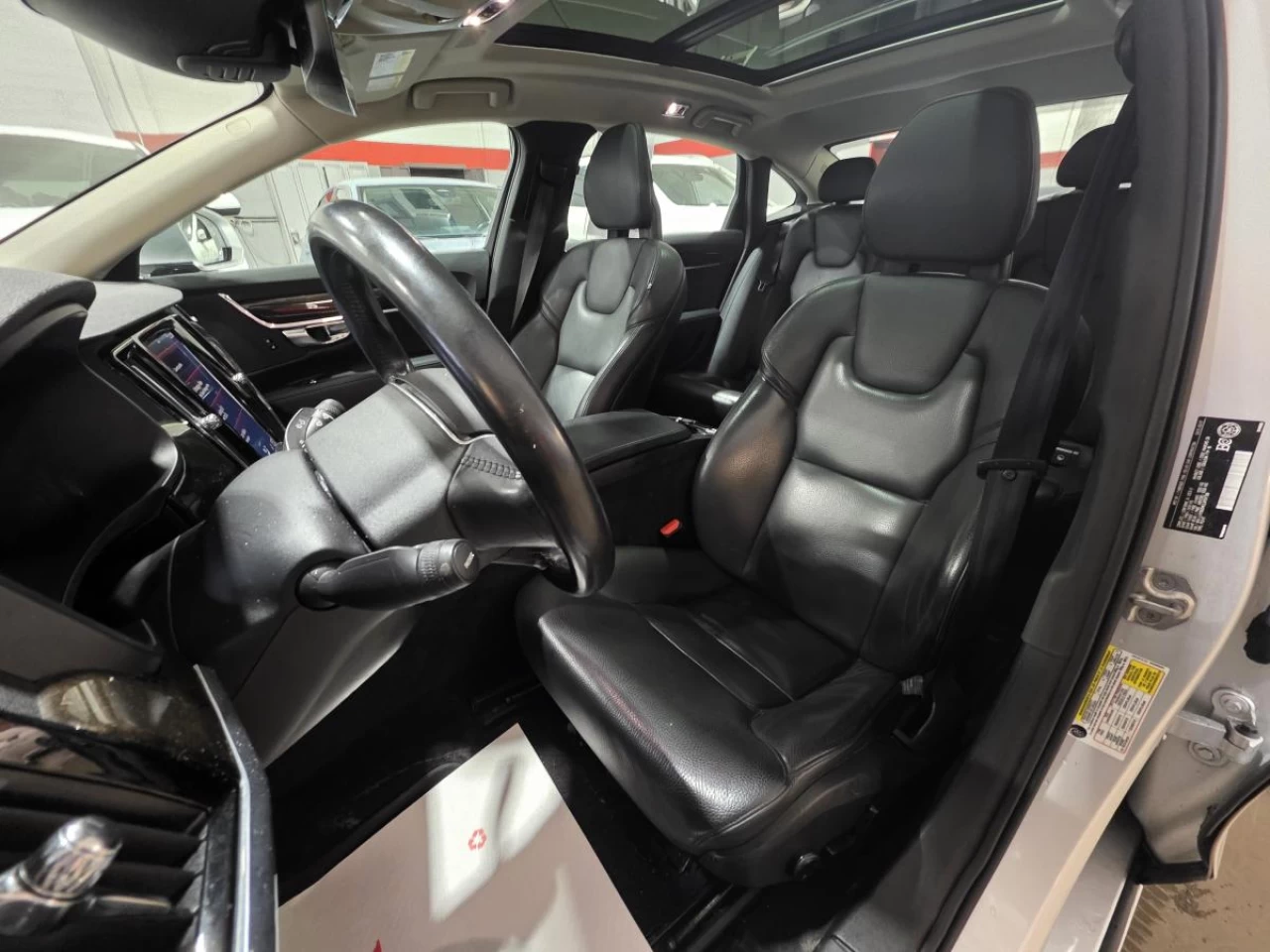 2018 Volvo S90 T6 AWD Momentum Image principale