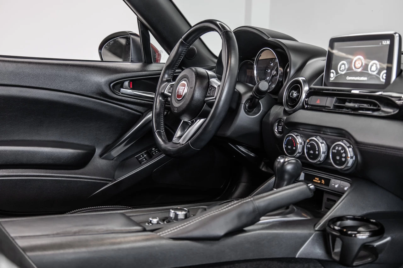 2017 Fiat 124 Spider Lusso Convertible Image principale