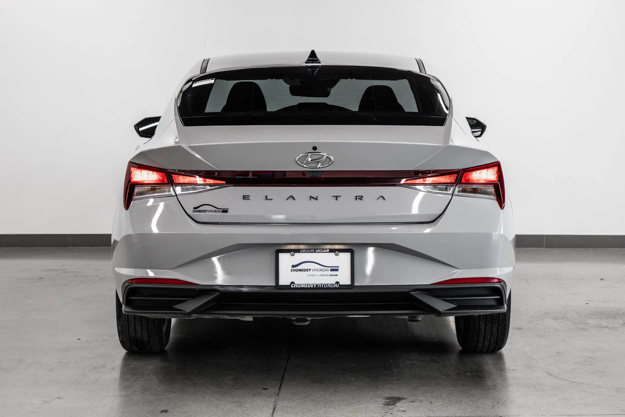 2023 Hyundai Elantra Preferred Main Image