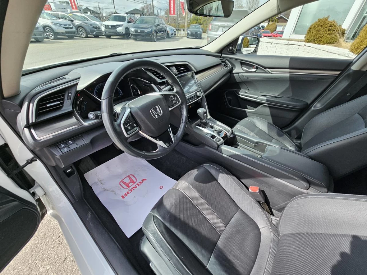 2021 Honda Civic Sedan Touring CVT Sedan Image principale