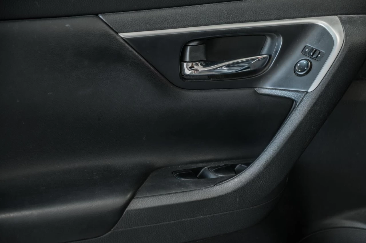 2016 Nissan Altima Automatique KM D'AUTOROUTE! Image principale